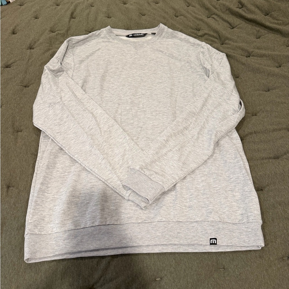 Men’s Travis Matthew’s long sleeve